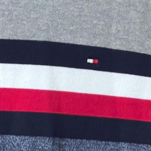 Tommy Hilfiger Color-Block Crewneck Sweater in Gray and Blue 310 - Picture 4 of 8
